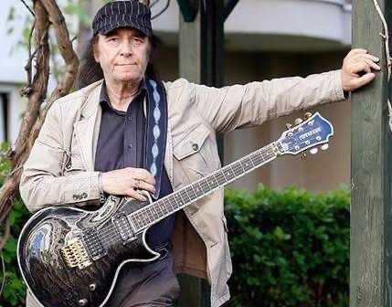 Türk Rock müziğinin efsane ismi Erkin Koray’ı kaybettik. Ailesi ve sevenlerinin başı sağolsun!