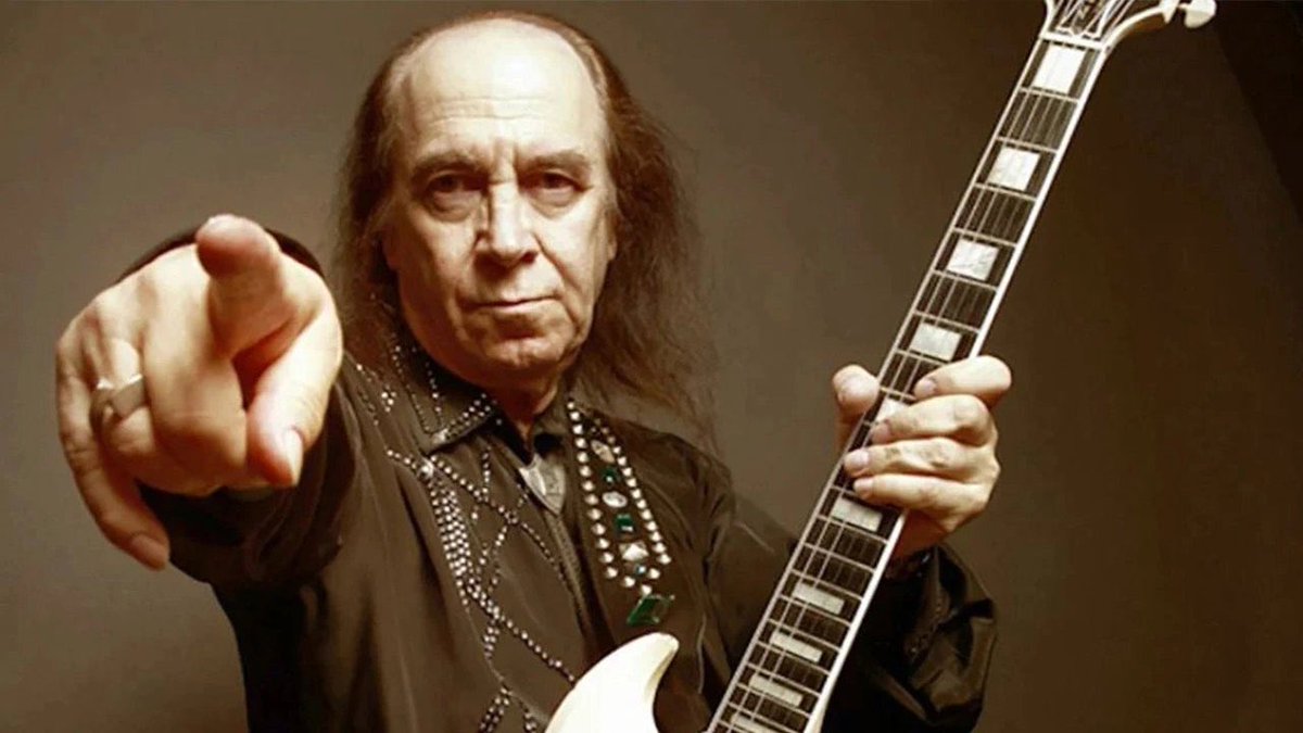 Babayı kaybetmişiz 

Fesuphanallah 

#ErkinKoray