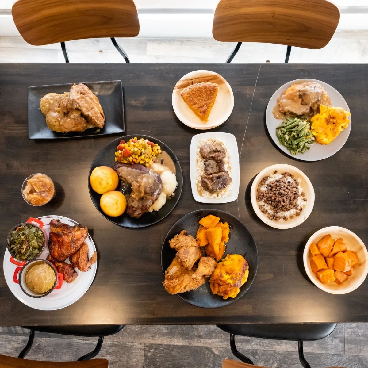 DulanFood's tweet photo. With over 40 years of serving the Los Angeles community, we take pride in our mission to provide delicious Southern cooking made with love and authenticity. Join us for a taste of tradition! https://t.co/4TM4qL2vuN