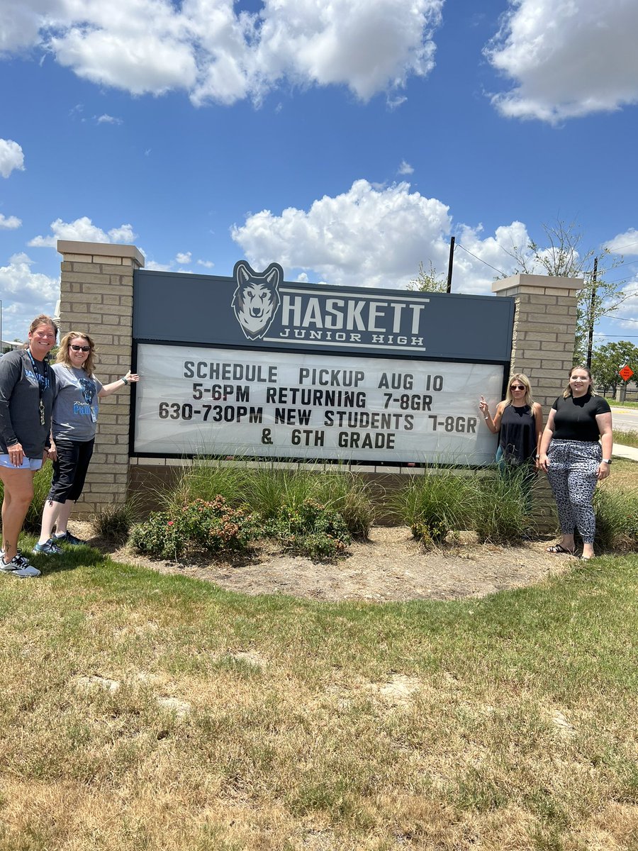 One of our feeder Jr highs Haskett <a href="/PaetowHS/">Paetow High School</a> #PantherPride #humanservices