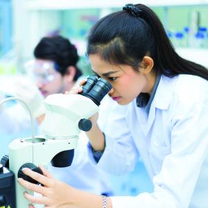 NIH_NIDCD's tweet photo. Interested in exploring research opportunities focused on communication disorders? Check out NIDCD fellowship, career development, and mentorship opportunities aimed at preparing a talented and diverse biomedical research workforce: https://t.co/zFzzZIUXu4 #NIDCDtraining https://t.co/ipDwomWL3W