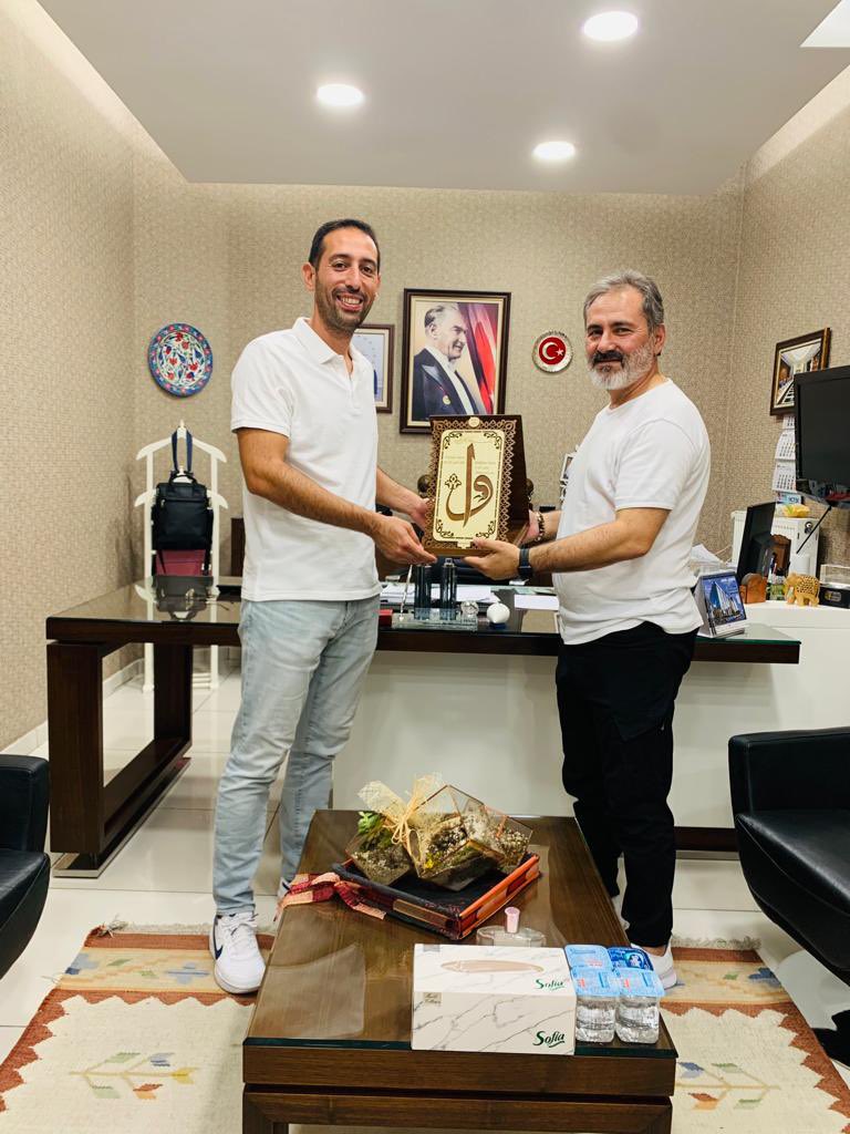 BekirDelibal's tweet photo. Değerli büyüğüm kıymetli abim Haldun Hakçı (ESSWAAP HAKÇI KONFEKSİYON) ve kıymetli kardeşim Anıl Hakçı,yı makamında ziyarette bulunduk bizlere gösterdikleri samimiyet için teşekkür ediyoruz https://t.co/fEOTkSTgDF