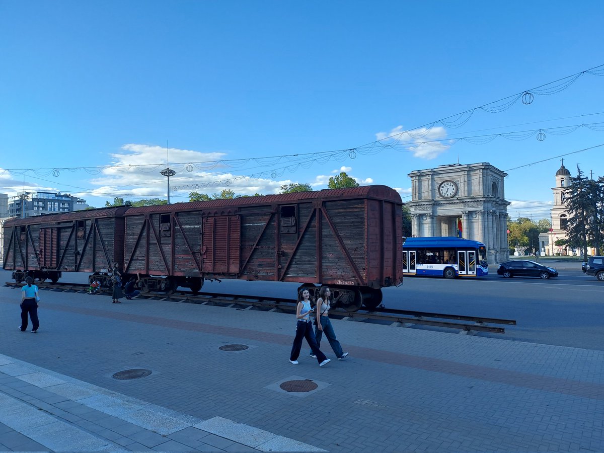 Fisher_FCDO's tweet photo. Extremely moving and powerful monument to Soviet brutality.  Bravo, Republica Moldova, for reminding us of that dark period in European history.  Xenophobia and racism must never be allowed to prevail. https://t.co/wUYj53ld6l