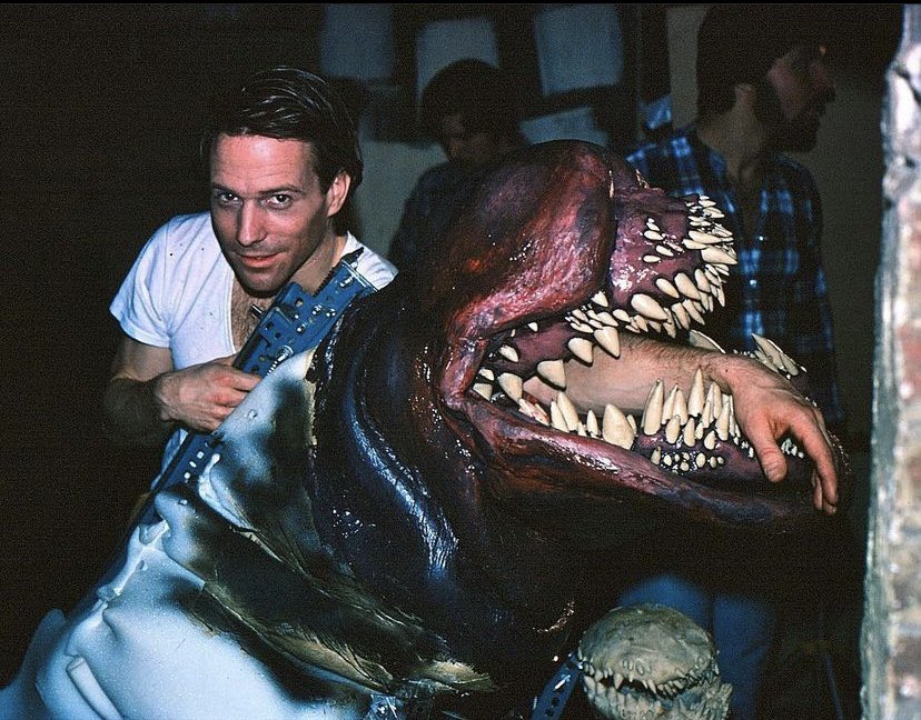 JoseMurzia's tweet photo. Detrรกs de las cรกmaras the deadly spawn 1983 โค๏ธ
#thedeadlyspawn #80shorror #vintagehorror #classichorror #creaturefeature #horrorclassic #horrorclub #horrorjunkie #horrorbuff #ilovehorror #horrorobsessed #horrorfilm #horrornerd #horrorgang #horror #horrorfanatic #horrorpage https://t.co/IRucDIM1PO