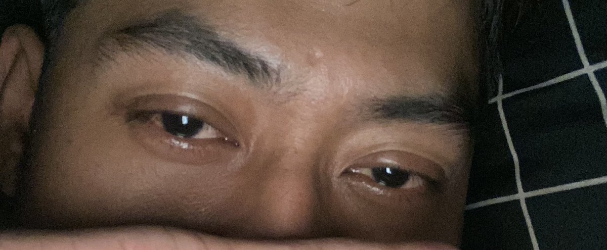 xyXxxryukzx's tweet photo. Aku nyamperin ibu di kamar, aku bilang "bu aku lagi hancur,di umur segini aku belum bisa ciptain keluargaku sendiri dan beri ibu cucu,ibu gapapa kan kalo aku ga nikah" ibu nangisss, akupun bilang"mentalku hancur buk,batinku sakit" susah ya jadi orang berperasaan. https://t.co/ZfGxkGY3B2