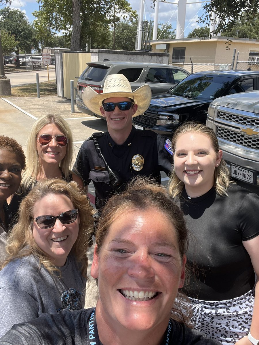 Thank you officer Campbell for stopping and taking a picture with us! <a href="/PaetowHS/">Paetow High School</a> #PantherPride #humanservices