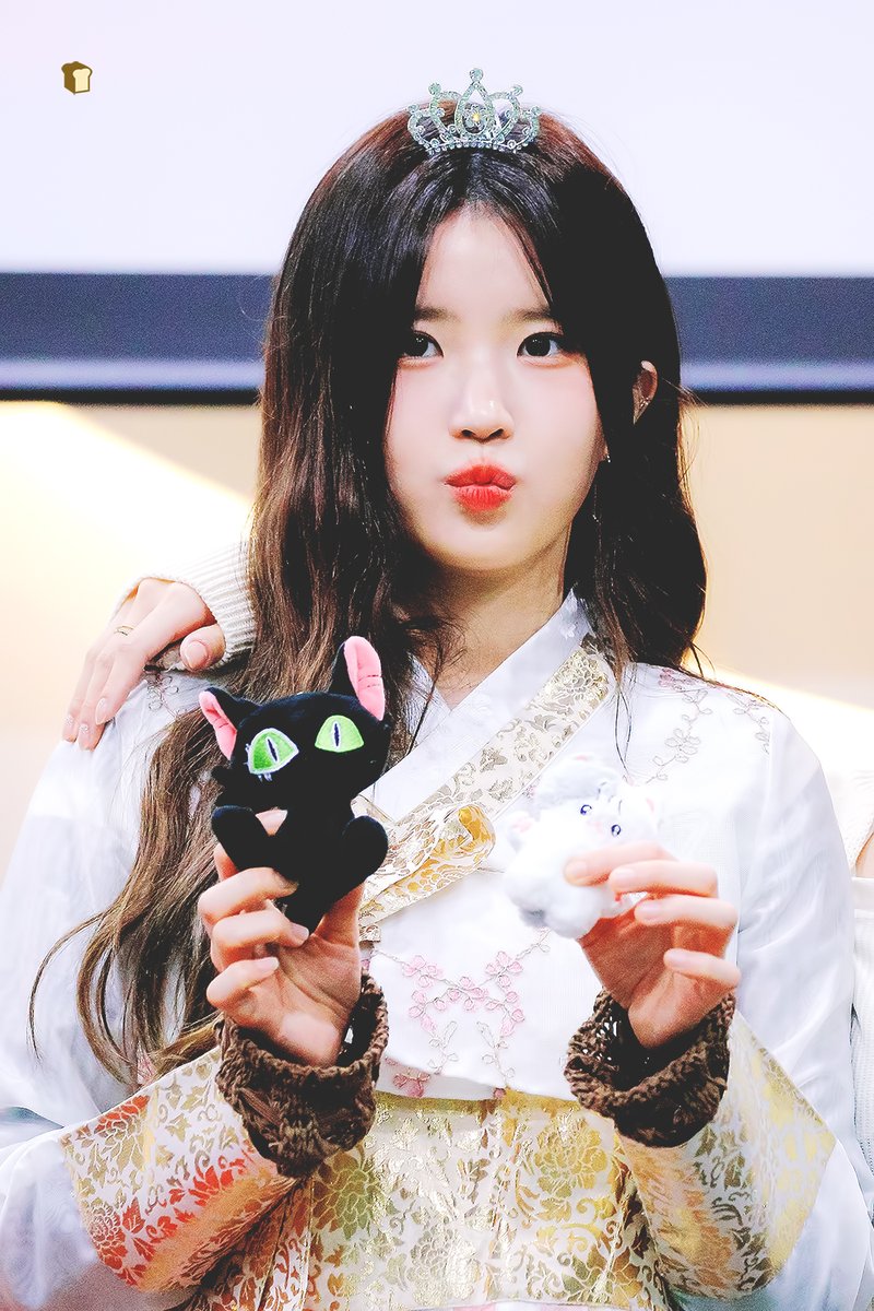 zeroduck929's tweet photo. 230805 #프로미스나인 #fromis_9 #송하영
@realfromis_9

🐱🐹 https://t.co/ocemsm0Aqj