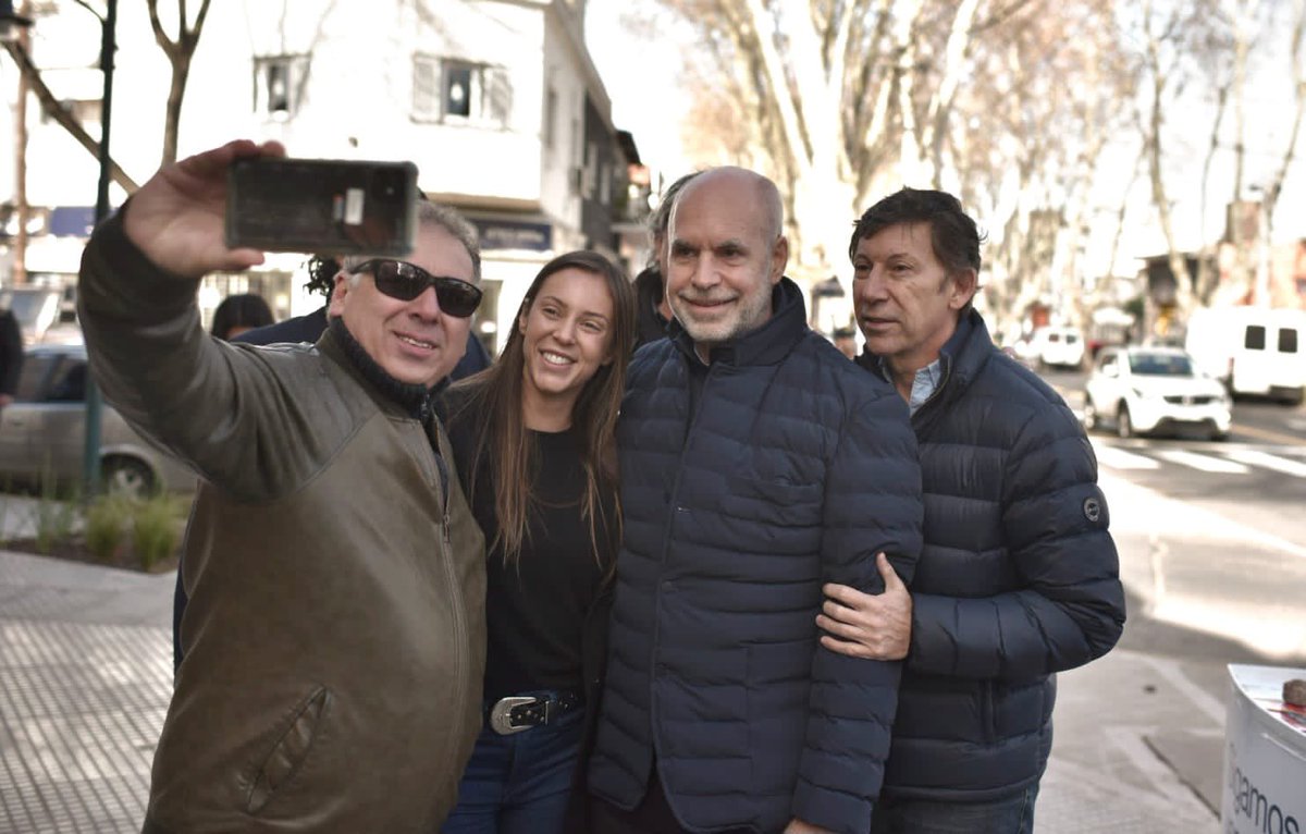 Junto a <a href="/horaciorlarreta/">Larreta</a> recorrimos Boulogne y Villa Adelina. El apoyo y el cariño de nuestros vecinos es inmenso, y una vez más ratificamos la necesidad de un cambio en la Provincia.

Cada vez falta menos para que podamos elegir por un futuro con seguridad, salud, educación y