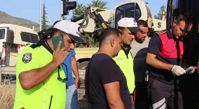 Yürekleri yakan kaza! Telefonu peş peşe çaldı, polis memuru acı haberi veremedi gaziantepdogus.com/haber/16016475… 

#trafikkazası #polis #telefon #acıhaber