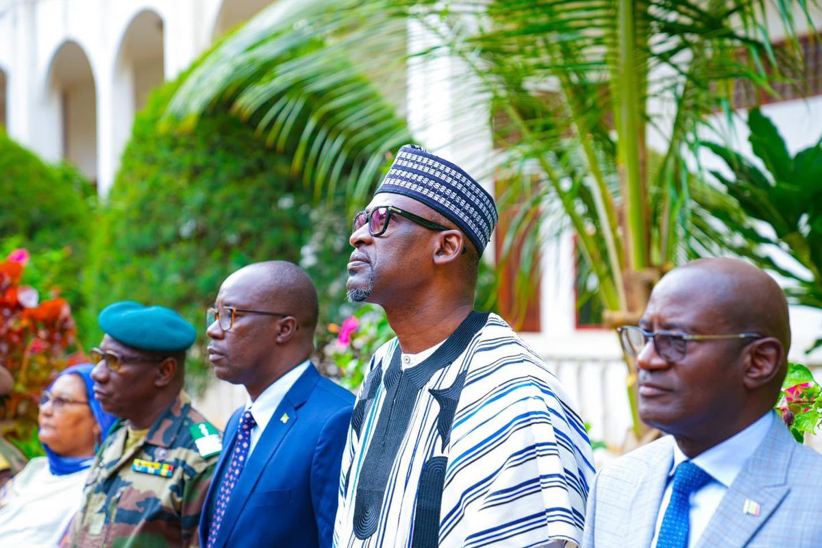 AbdoulayeDiop8's tweet photo. J’ai présidé, ce lundi 07 Aout 2023, la traditionnelle cérémonie de montée des couleurs, en présence du personnel du Département. https://t.co/S9Gz4k9dno