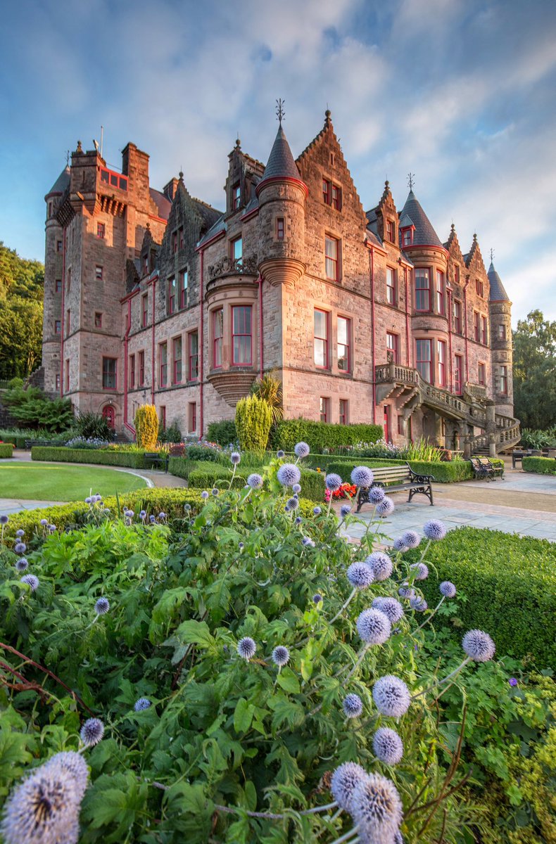 Belfast castle at sunrise 
#belfast #sunrise #summer
