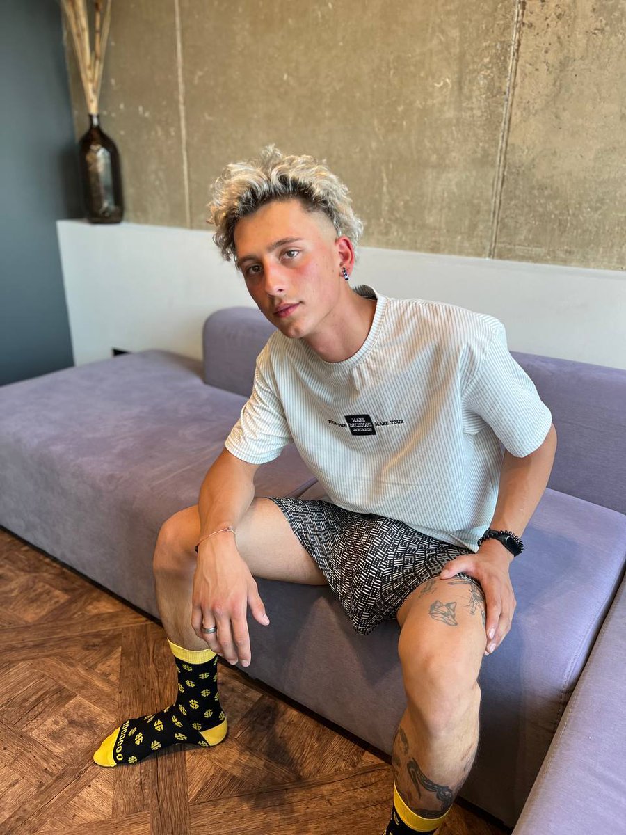 BOTTOMS RETWEET IF YOU WANT TO SIT 😈 #fitness