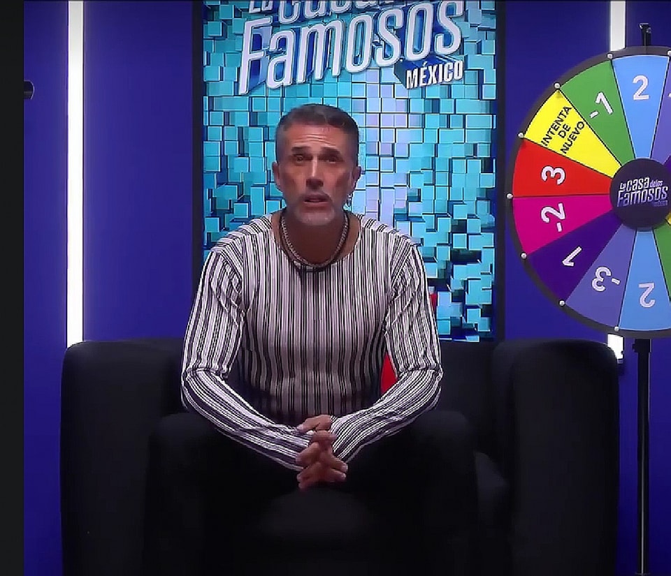 marcomanero's tweet photo. @SergioMayerb  vistiendo Playera Marco Manero Menswear en @LaCasaFamososMx en la ultima gala de nominacion.
#teaminfierno #LaCasaDeLosFamososMx #hechoenmexico #modanacional https://t.co/Z74pxlkUNx