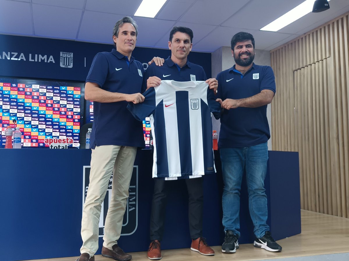 𝑬𝒏 𝒎𝒂𝒓𝒄𝒉𝒂…

<a href="/ClubALoficial/">Club Alianza Lima</a>