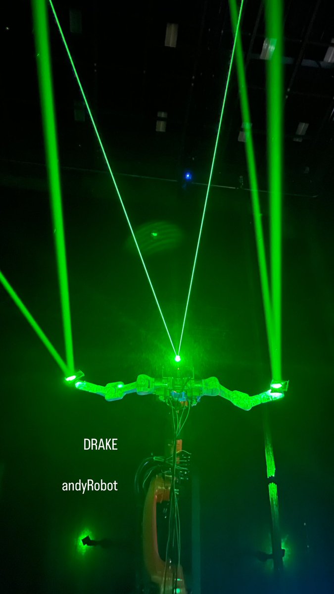 AndyRobot's tweet image. #Drake #robots #andyRobot