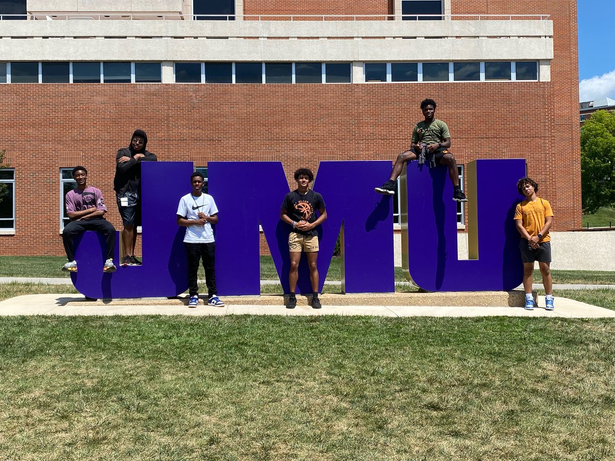 dbreazeal25's tweet photo. Thank you @JMU for the great campus tour today. I enjoyed the experience visting with one of my closest friends and fellow student athlete @apontedreaming along with other friends and student athletes. #GODUKES #2025Grad #uncomitted @JMUBaseball @JMUBaseRecruit https://t.co/hIdzQfby4Z
