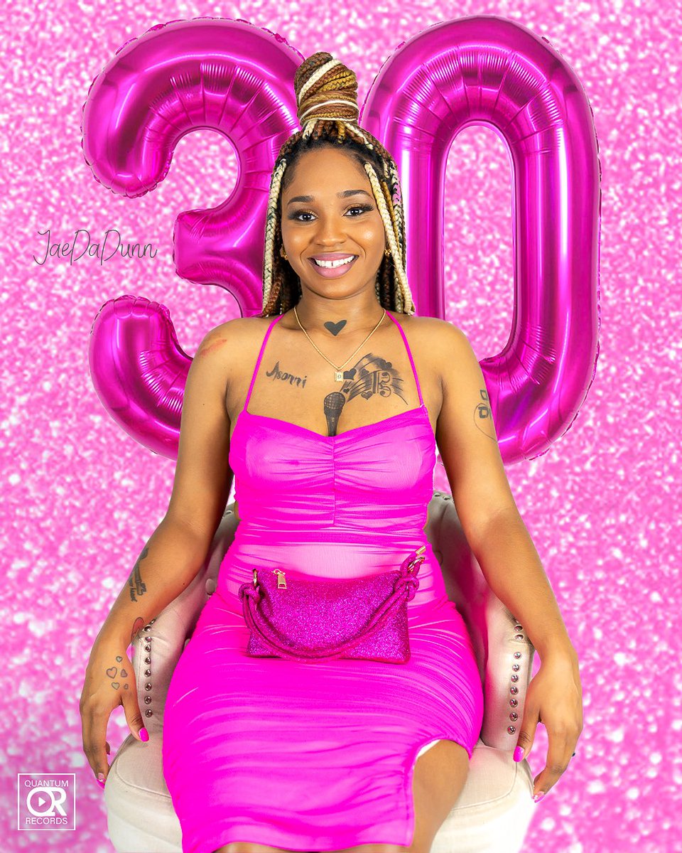 QuantumRecord's tweet photo. Birthday Photo Shoot with @jae_dadunn #QuantumRecords makes every moment great ๐ธ #YoungBopeteStudios #QuantumRecords 205-886-0431 @youngbopete @quantumrecord https://t.co/klD8PFj7CO