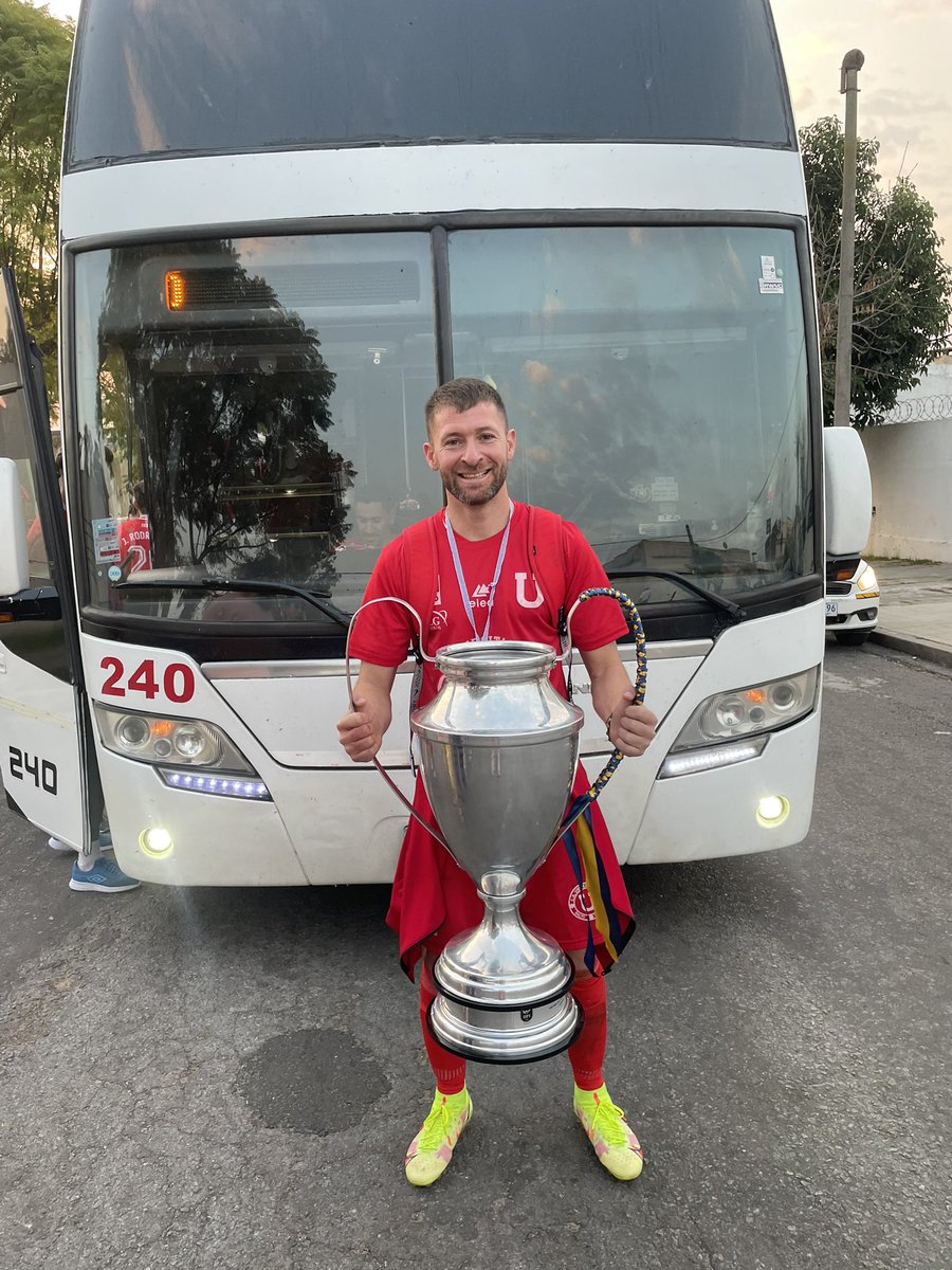 Yarasilper14's tweet photo. Premio al que persevera e insiste…lo logramos 🙌🏻🙌🏻gracias por el apoyo a toda la barra del rojo y en especial a mi familia 🫶🏻🫶🏻 SALUD CAMPEÓN https://t.co/aVRUC7dA2E