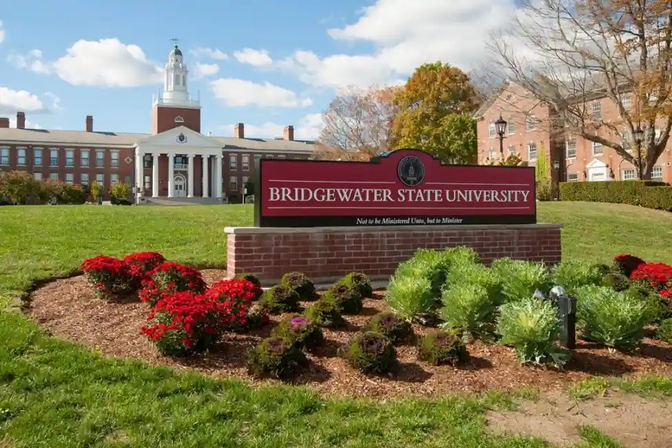 Had a great time at <a href="/BridgeStateU/">Bridgewater State University</a> today. Thank you to Coach <a href="/gzack14/">Gregory Zackrison</a> for inviting me to learn about both the campus and what <a href="/BSUbaseball/">Bridgewater State Baseball</a> is all about!
