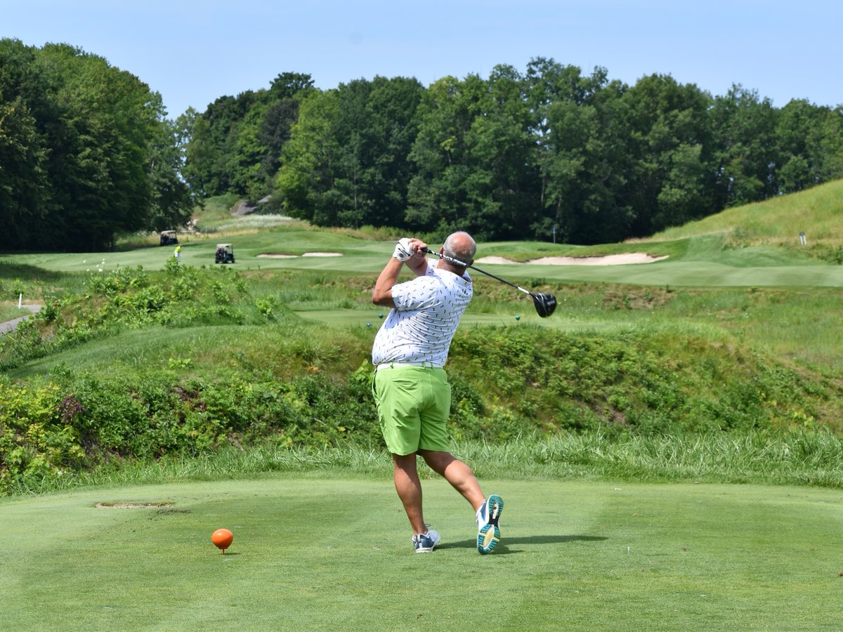 BOYNE_Golf's tweet photo. Wrapping up day 1 at Bay Harbor Golf Club for The US Am Tour! Chris Pappas of Novi, Michigan, has claimed a 3-stroke lead as we gear up for the thrilling day 2 at The Heather Course at The Highlands. Stay tuned tomorrow to find out who goes home with glory! #USAmTour #BOYNEGolf https://t.co/Cs1ggW80Jt