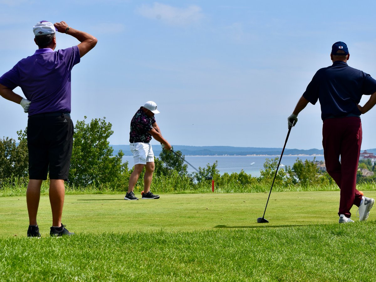 BOYNE_Golf's tweet photo. Wrapping up day 1 at Bay Harbor Golf Club for The US Am Tour! Chris Pappas of Novi, Michigan, has claimed a 3-stroke lead as we gear up for the thrilling day 2 at The Heather Course at The Highlands. Stay tuned tomorrow to find out who goes home with glory! #USAmTour #BOYNEGolf https://t.co/Cs1ggW80Jt