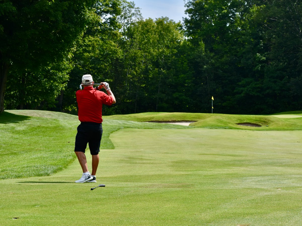 BOYNE_Golf's tweet photo. Wrapping up day 1 at Bay Harbor Golf Club for The US Am Tour! Chris Pappas of Novi, Michigan, has claimed a 3-stroke lead as we gear up for the thrilling day 2 at The Heather Course at The Highlands. Stay tuned tomorrow to find out who goes home with glory! #USAmTour #BOYNEGolf https://t.co/Cs1ggW80Jt