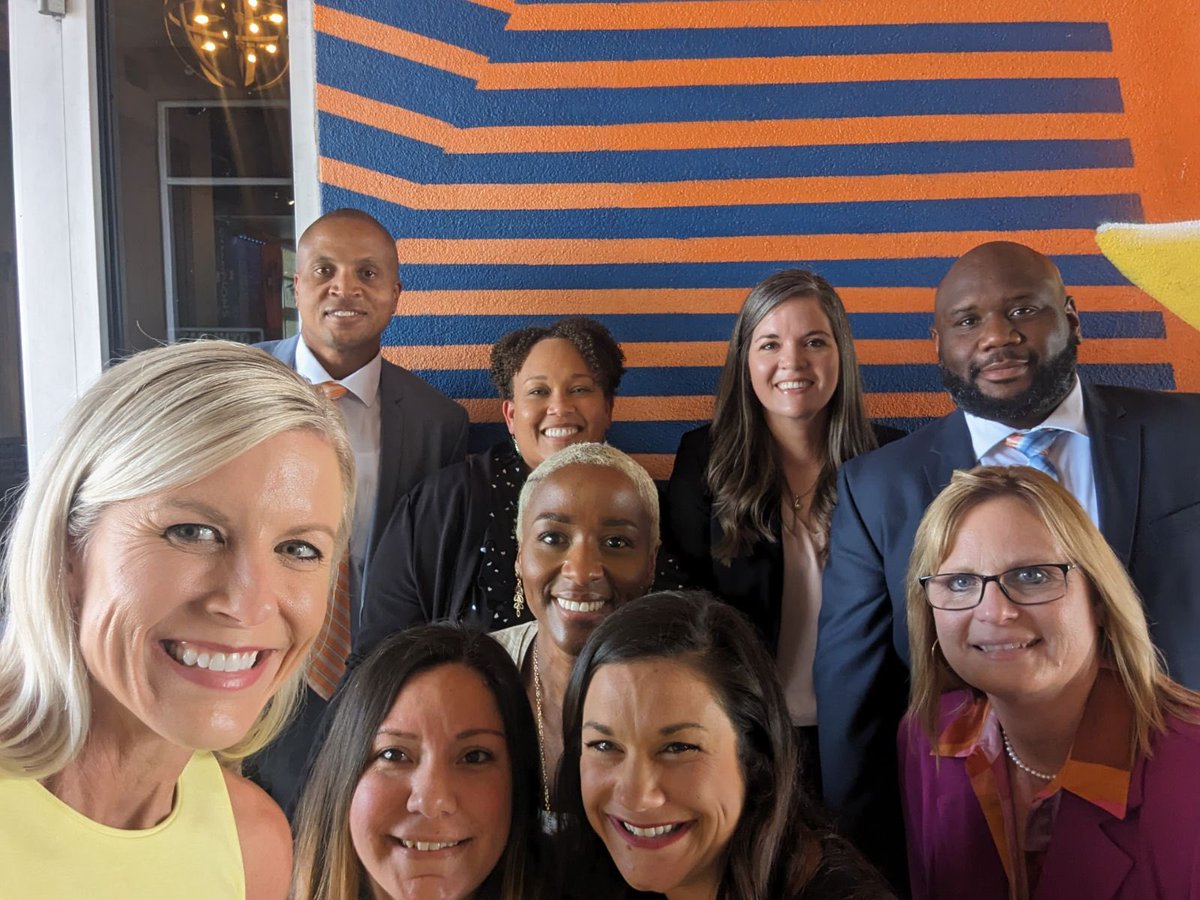 dollywright80's tweet photo. Awesome lunch with the Sprague Admin Team! It’s going to be a great year 💙🧡🐻 #spragueway https://t.co/6RbhtcVXwG