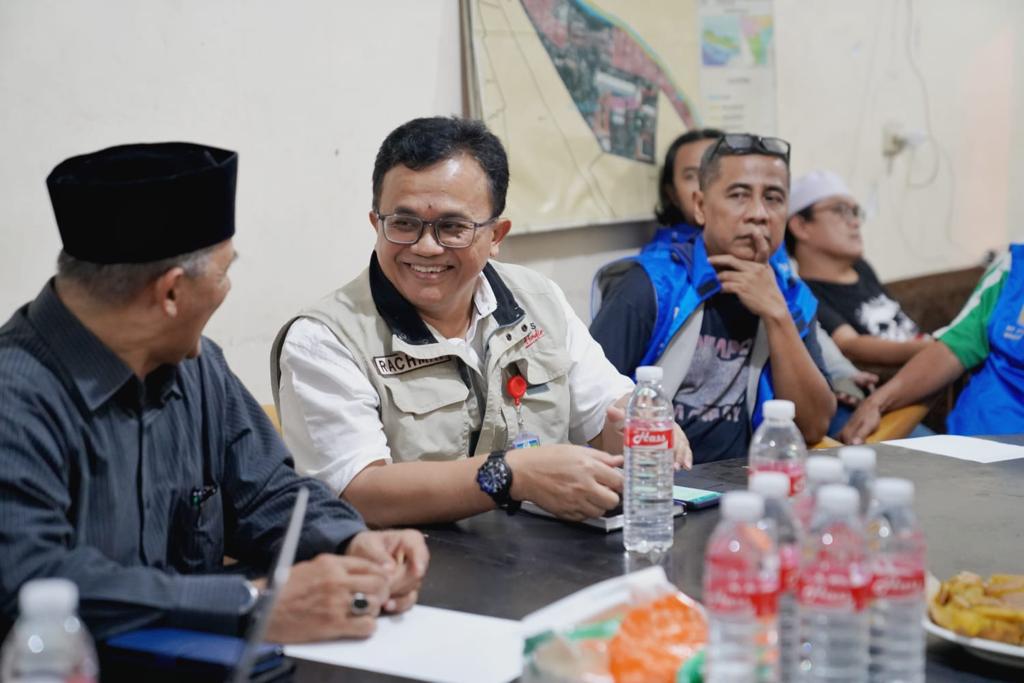 DITJEN_REHSOS's tweet photo. Direktur Jenderal Rehabilitasi Sosial,  Direktur Rehsos Korban Bencana dan Kedaruratan,  melakukan koordinasi dengan RW 04 Manggarai berkaitan dialog Menteri Sosial yang akan dilaksanakan Selasa,8 Agustus  jam10.00 di Gedung GAB Kemensos (07 Agustus 2023) https://t.co/V53wL67Qtj