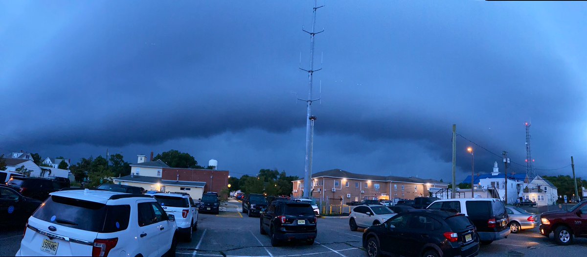 Check out this band of scary rolling over Cape May Court House. @ACPressMartucci