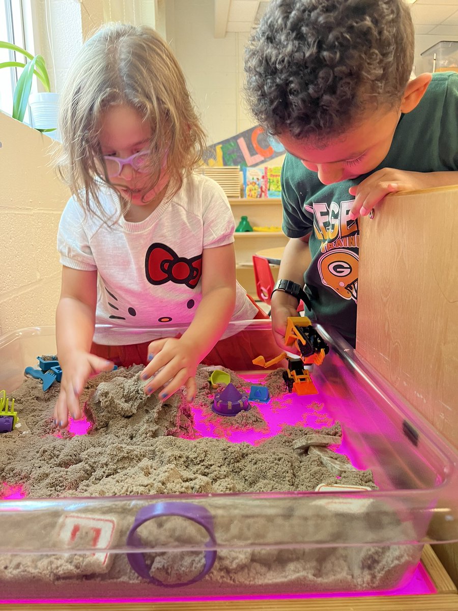 BilalsPreKClass's tweet photo. Center time is possibly the busiest hour of our day! 😅🎉 So many skills are addressed   from social ▶️ communication ▶️ problem solving ▶️ self-management ▶️ motor, and more!  It goes way beyond  “just play time”.  It is crucial in their development! 🤓 #thisisPreK @aps_OEL ❤️ https://t.co/2lI0H7A4Kb