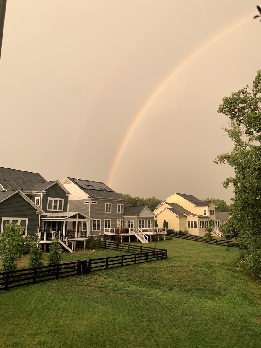Supernumerary rainbows in Aldie, VA. ⁦<a href="/MatthewCappucci/">Matthew Cappucci</a>⁩ ⁦<a href="/capitalweather/">Capital Weather Gang</a>⁩