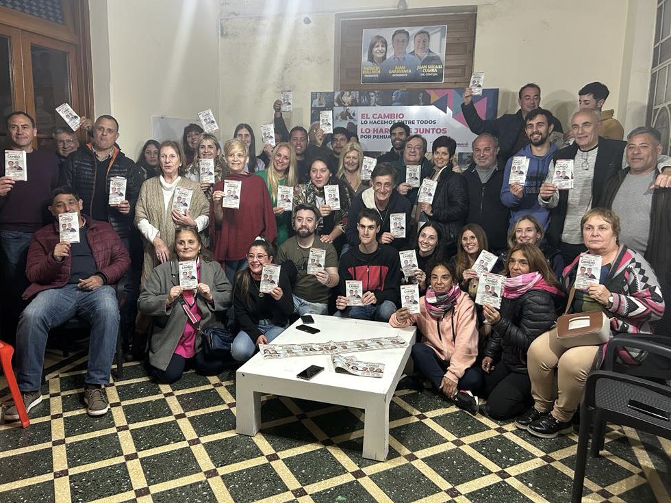JuanGaraventa_'s tweet photo. El equipo ya está preparado para este domingo 💪🏻💪🏻 Contamos con tu voto! #PehuajoVaACambiar 🙌🏼 https://t.co/Kq39aT7tK1