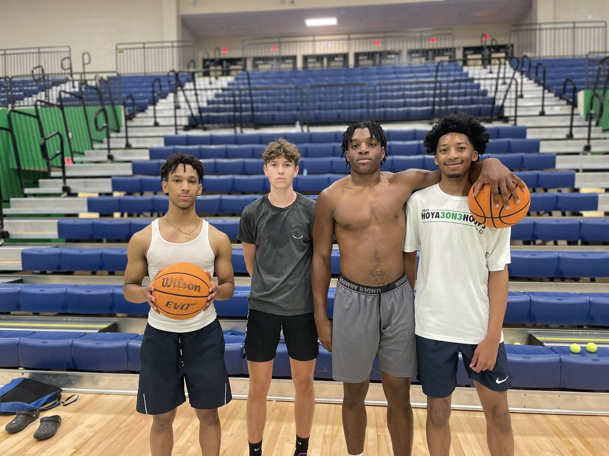 Solid 4 on 1 work with the guys this AM. Great to see everybody back on campus!