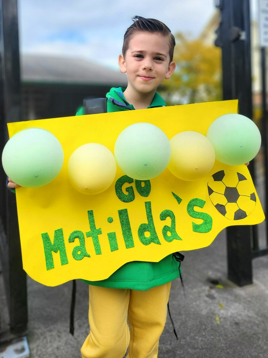 THEY DID IT! 💛💚💛💚

Congratulations <a href="/TheMatildas/">CommBank Matildas</a> ! Students and staff from across NSW are cheering you on into the quarter finals.

📸: Mosman Public School, Cessnock Public School &amp; Lindfield East Public School.