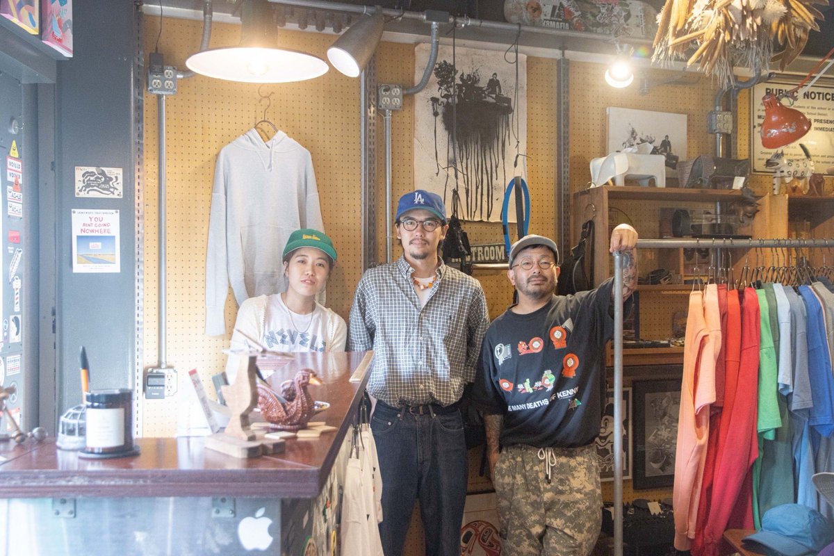 yaccham's tweet photo. 悪巧みのご相談と刺激を求め、
池尻の仲間の古着屋、HAg-Leへ。
よしろーくん、色々相談乗ってくれてありがとう!
頼りにしてまっせ!
古着に触れる時間、もっと大切にしてこう🥹
#古着 #古着屋 #hagle https://t.co/uMwvuoJC4L