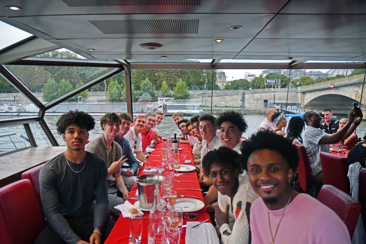 ColgateMBB's tweet photo. Seine River scenes 🙌

#GoGate | #GateToFrance https://t.co/PFeWGCYMjh