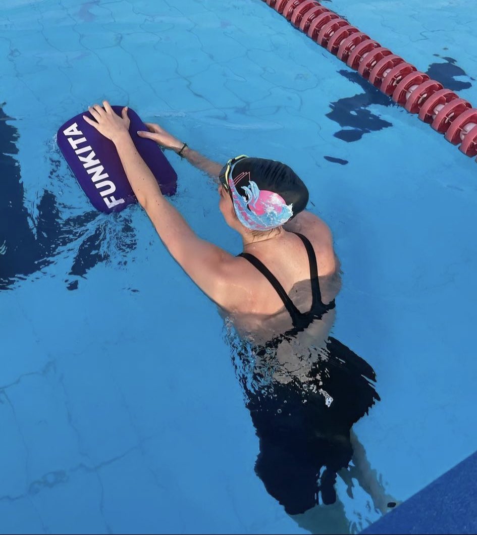 Funkita (@funkitaswimwear) on Twitter photo <a href="/gracedavison123/">Grace Davison</a> claims the GOLD MEDAL 🥇 in the 400m Individual Medley at the Trinbago Commonwealth Youth Games (4:57.68).
<a href="/EllieMcCartney9/">Ellie McCartney</a> put together another great performance, this time in the 50m Breaststroke. Ellie touched 7th in 33.02.
#fteam 🙌 <a href="/gracedavison123/">Grace Davison</a> claims the GOLD MEDAL 🥇 in the 400m Individual Medley at the Trinbago Commonwealth Youth Games (4:57.68).
<a href="/EllieMcCartney9/">Ellie McCartney</a> put together another great performance, this time in the 50m Breaststroke. Ellie touched 7th in 33.02.
#fteam 🙌