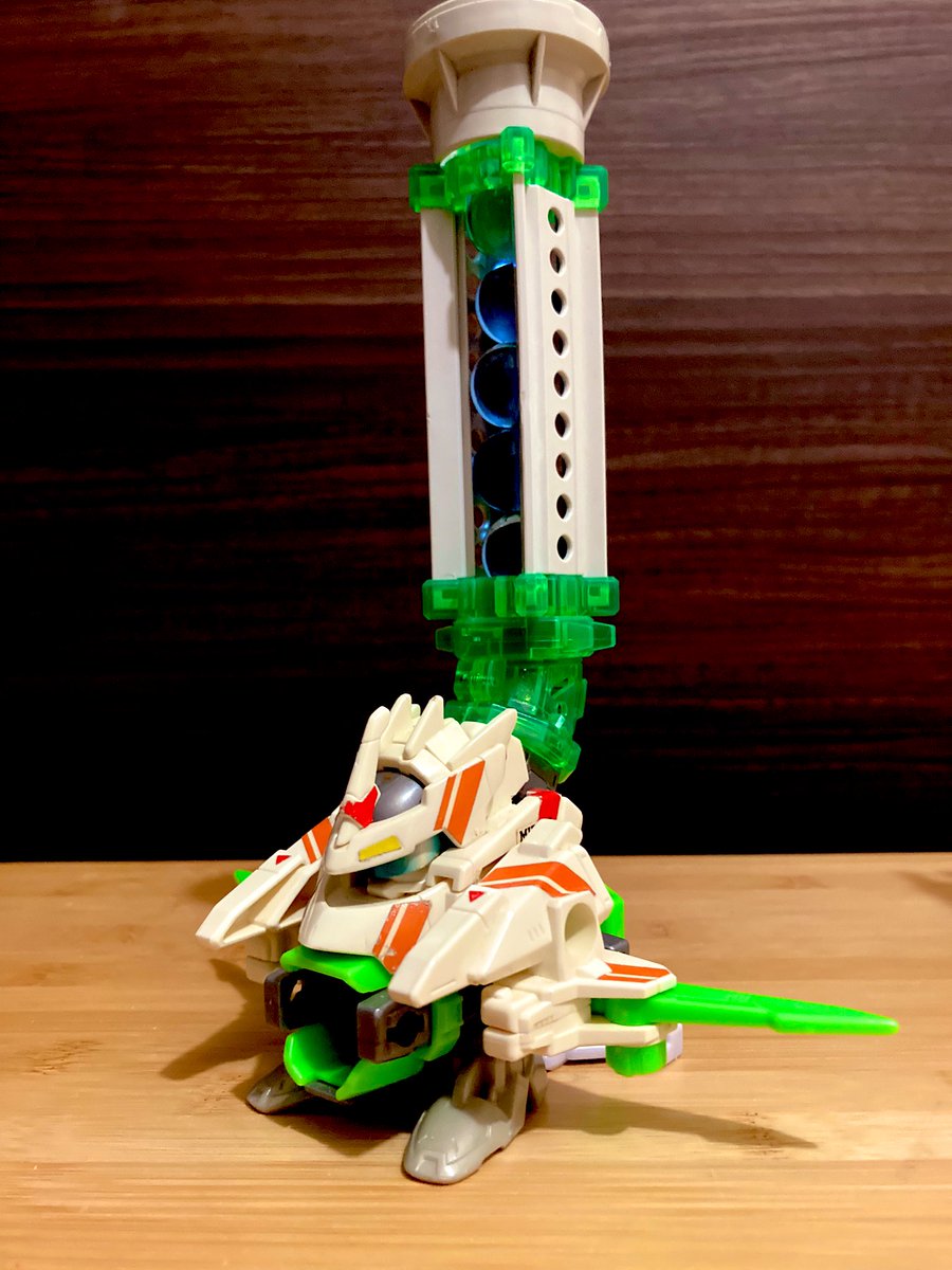 ミラージュグリフォン君が、私の手持ちビーダマンの弾速最高記録を出