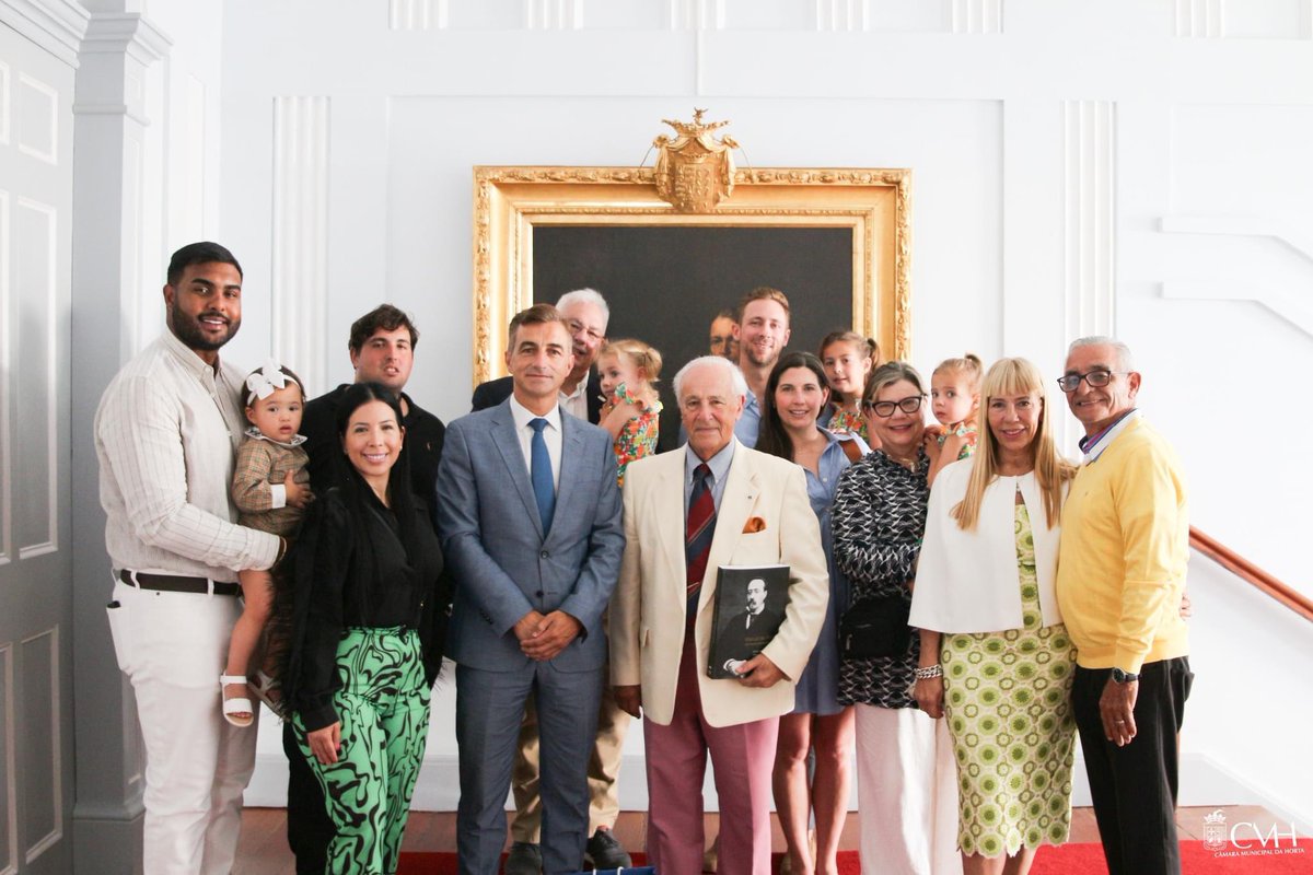 DeniseD_SWFL's tweet image. I just got back from the Azores and had a tremendous experience and heartwarming time with family! Such a little dynamo of a place on the planet! And they love their soccer so much! #Azores #Faial #Pico #Portugal #Familia