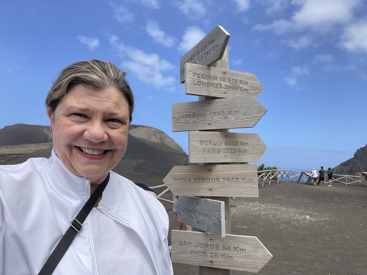 DeniseD_SWFL's tweet image. I just got back from the Azores and had a tremendous experience and heartwarming time with family! Such a little dynamo of a place on the planet! And they love their soccer so much! #Azores #Faial #Pico #Portugal #Familia