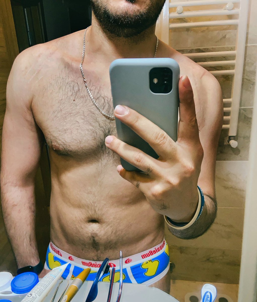 KillerQueerHere's tweet image. 👔

#MondayMotivation 
#YesFilter