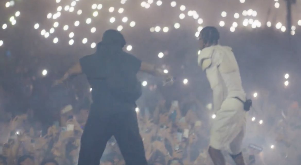 nfr_podcast's tweet photo. TRAVIS SCOTT JUST BROUGHT OUT KANYE WEST IN ROME 😳😳 https://t.co/O7qihVsZnr