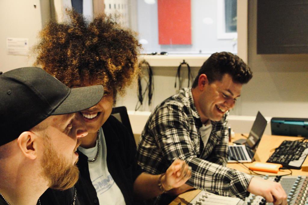 afrodite_band's tweet photo. 4 DAYS TO GO! 

Our debut EP “Eternal Echoes” drops on Friday 11th, make sure to pre-save through the link in our bio! 🎵🎸
.
.
.
.
#music #musicians #band #ukband #artist #ukartist #newmusic #release #ep #rnb #neosoul #hiphop #ukrnb #rnbfusion #bandpromo #emerging #vibes #chill https://t.co/miQk5JEYPj