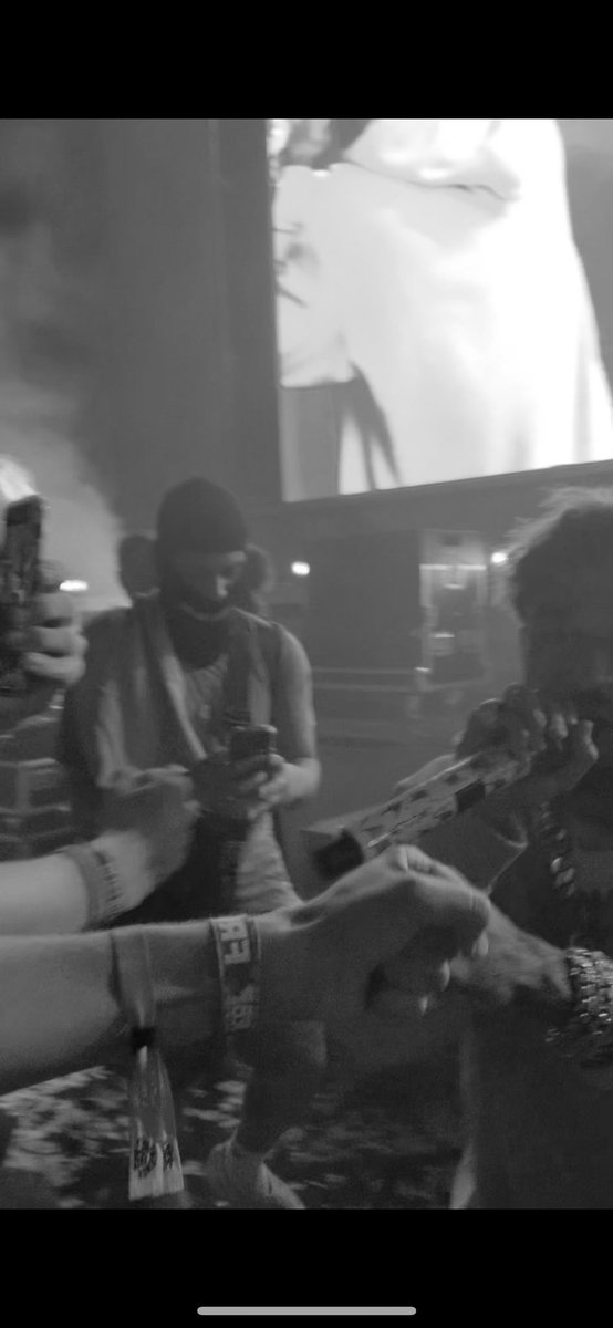 yerai___'s tweet photo. insuperable @Anuel_2bleA @bryanttmyers https://t.co/yHwJL95I9y