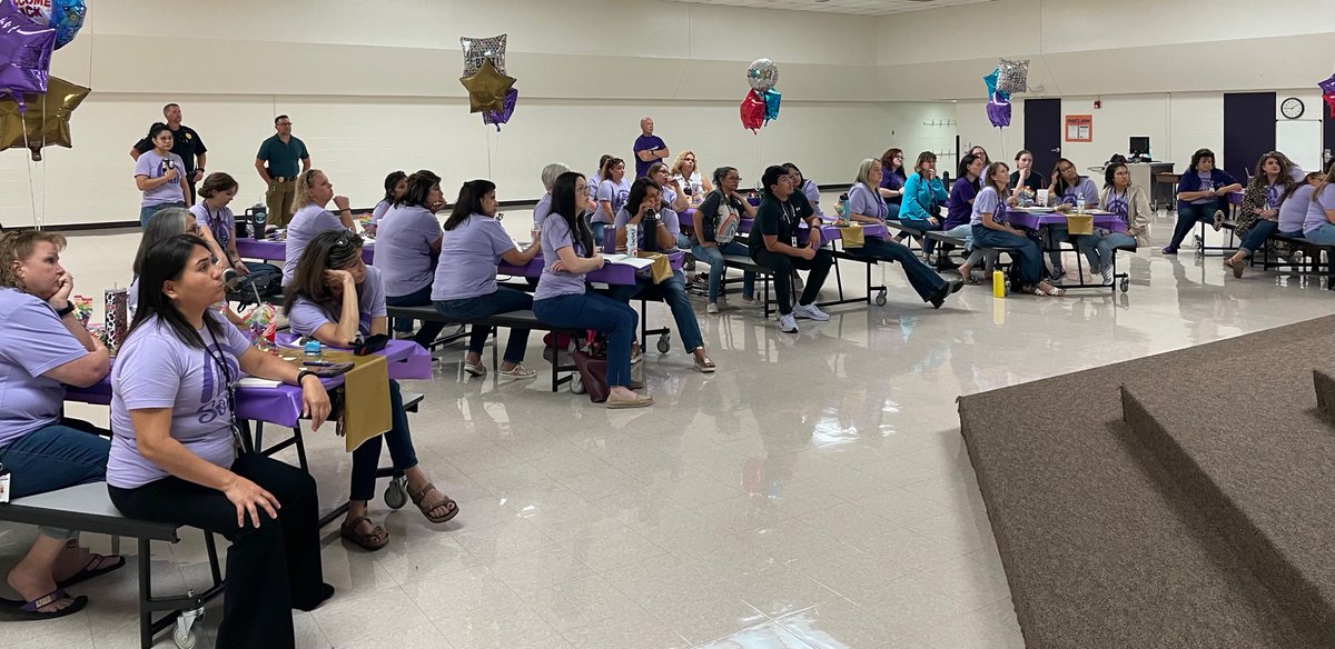 WarnerAlvarado1's tweet photo. Fabulous first day of training @AlvaradoSouth
#AlvaradoExcellence #EnsureSafety https://t.co/v1OLktgXNs