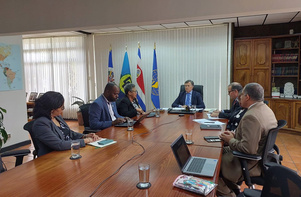 CARICOMorg's tweet photo. On Monday,Dr Carla Barnett, #CARICOM SG met officials at IICA 🇨🇷. CARICOM &amp; IICA have a rich history of cooperation in agricultural development. 

An Agreement to support the efforts of Member States to achieve balanced social and economic development in agriculture was signed. https://t.co/2PaZJF2hp3