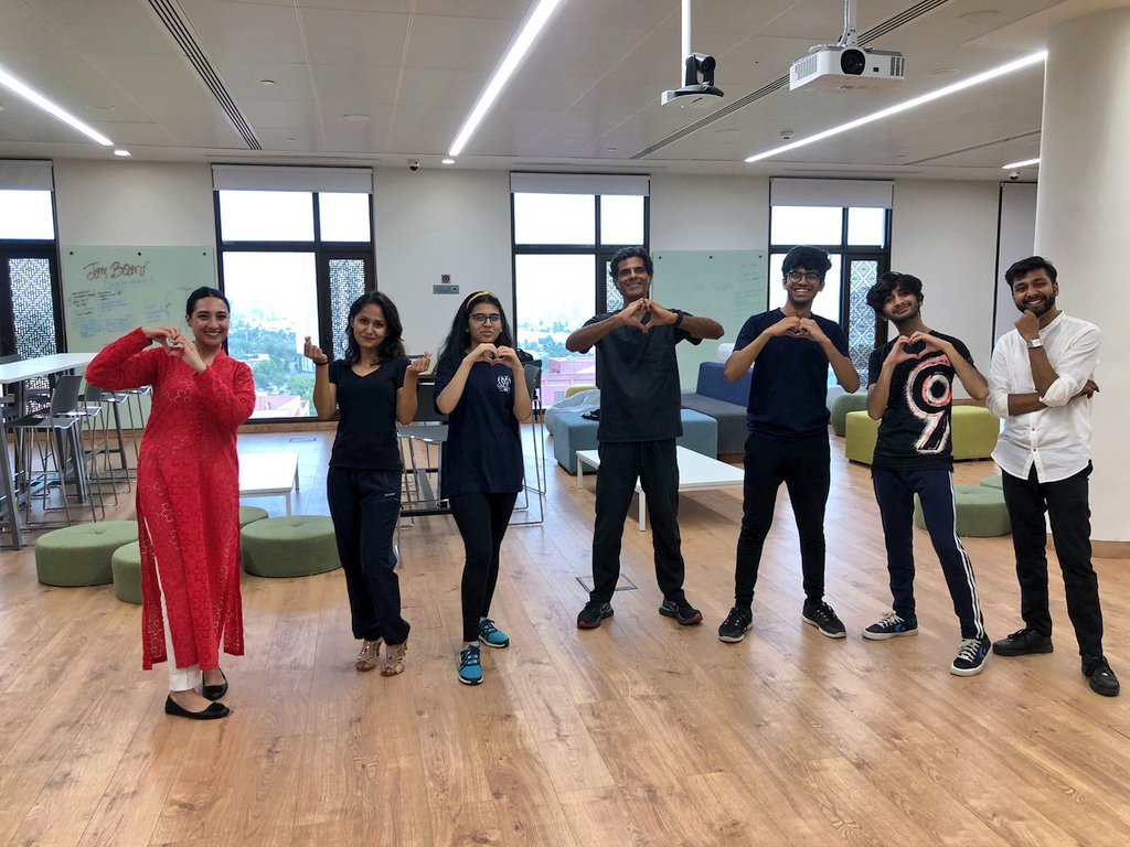 FatimaZ22397645's tweet photo. Life is so unpredictable! Dr. @amian74 took my AKU interview. Didn't know back then if I would ever meet him again. 4yrs down the line, met him as my #OTBT #Zalsa stream lead, teaching medical students how to do #Bachata. In return, taught him how to make a 🫶 for our group photo https://t.co/0OKU0kWwHq