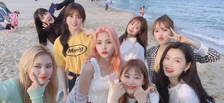 ୧ ‧₊˚   happy 6th anniversary to our beautiful girls <3 

#weme:  ki-ling will always be by your side no matter what. thank you for making us happy 

     ⸼ ׁ꒰ 𑁬 #6YearsWithWekiMeki ໒ ꒱ ׁ⸼ 
                #WekiMeki #위키미키