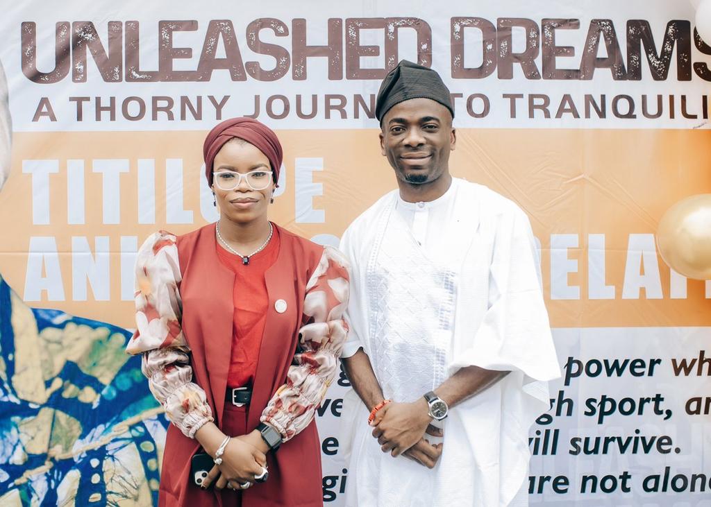 After weeks of meeting on Twitter, I finally met my sister, Barrister Titilope omo Anifowose @d_LegalEagle at the launch of her book #UnleashedDreams 

Thanks for the honor 👏