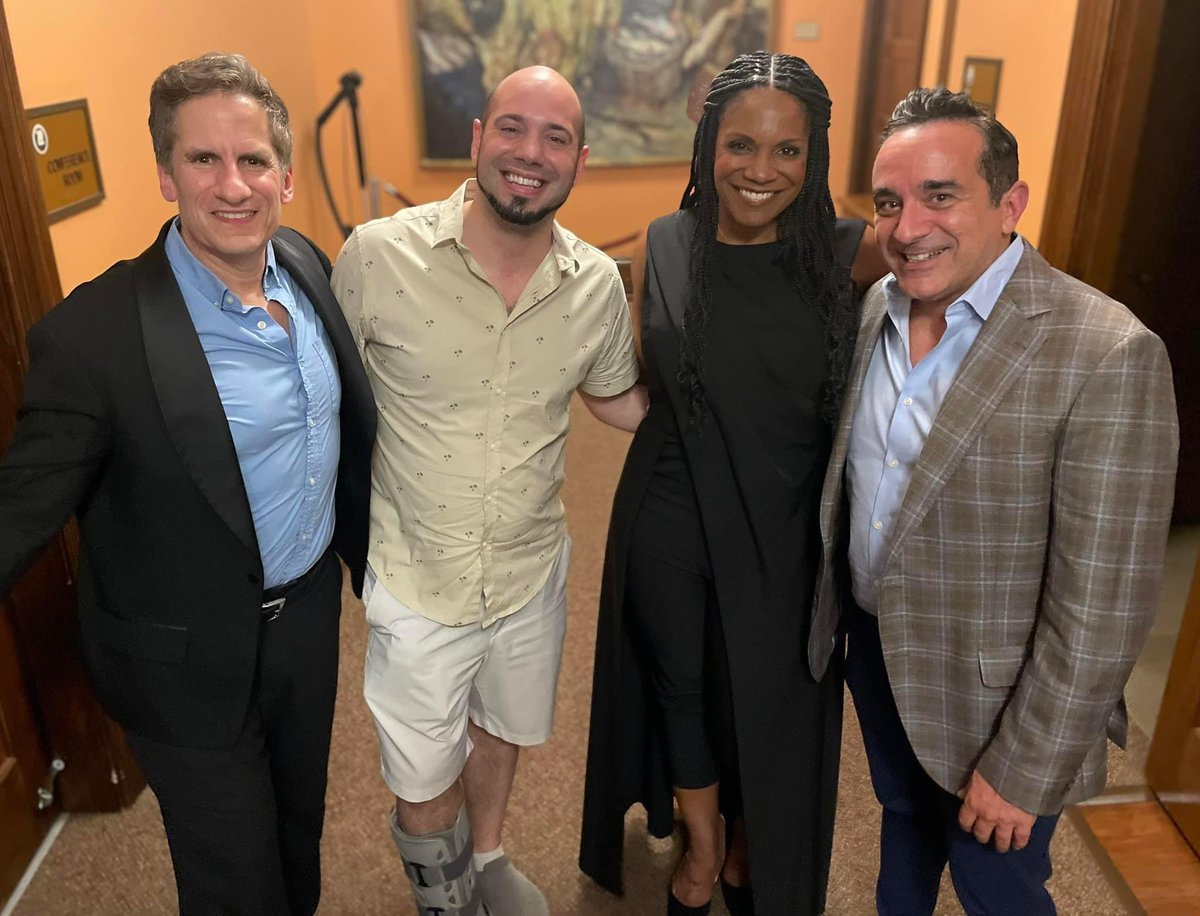 RobDiVo's tweet photo. Thank you 6x Tony Award-winner @AudraEqualityMc &amp; Sirius XM Radio Star @SethRudetsky for one of the best concerts ever. Your gifts you share w/ audiences in Ptown are what make nights like these so special. Congrats 2 producer @MarkCortale for a great season! #MarkCortalePresents https://t.co/ADHDOcS11r